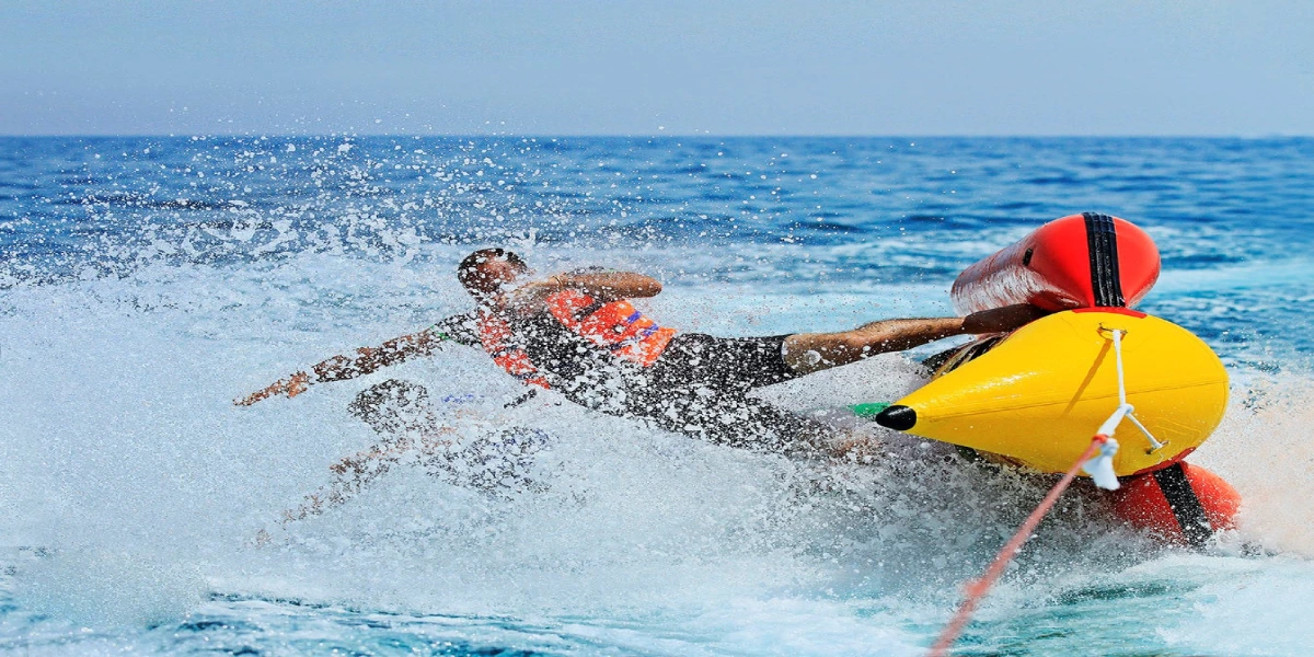 لحظه افتادن در آب