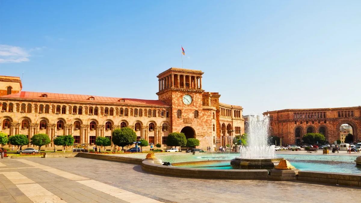 بازار ورنیساژ ایروان برای خرید سوغات