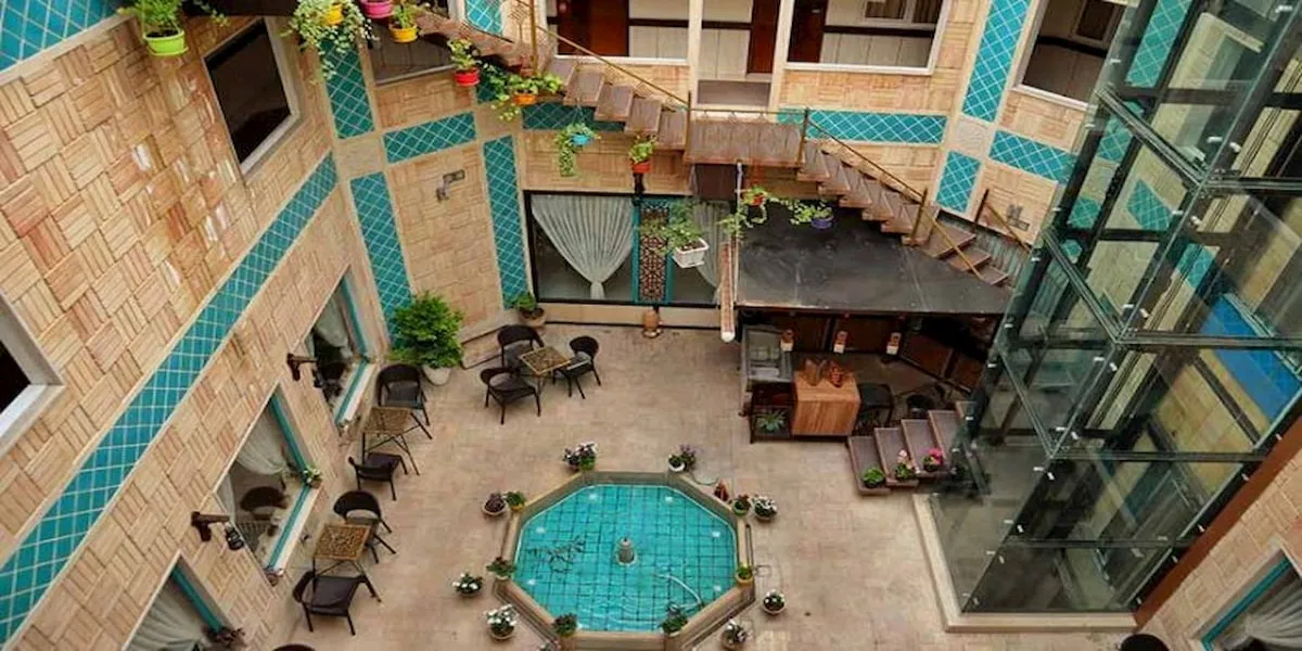 هتل سنتی وکیل شیراز