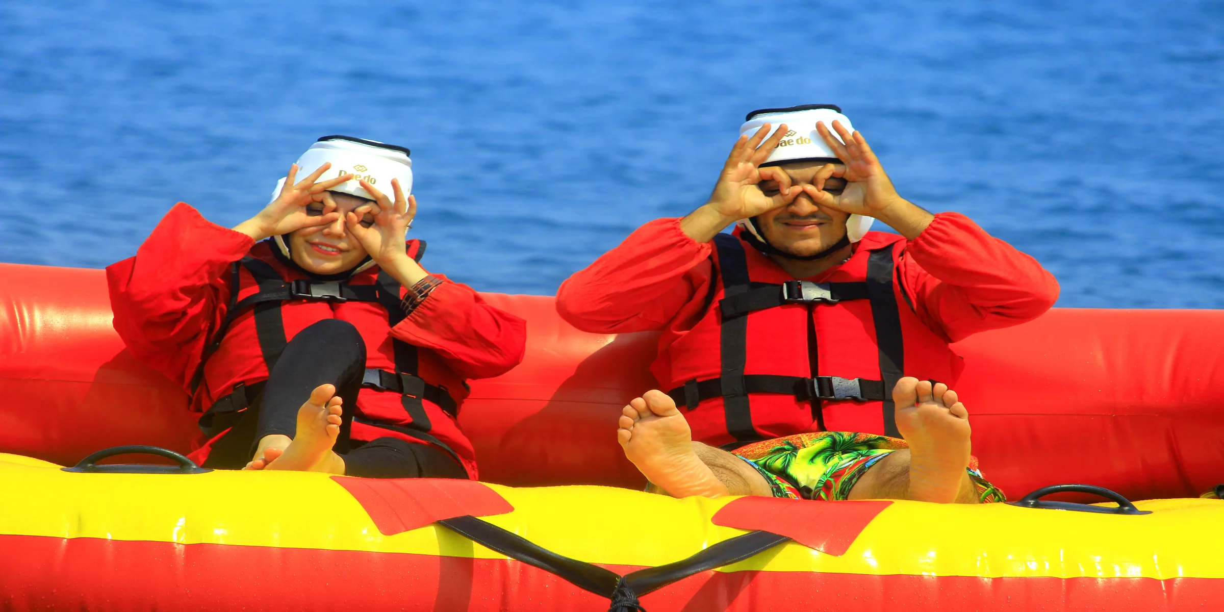 شاتل سواری در کیش؛ هیجان چرخشی روی آب با خانواده و دوستان