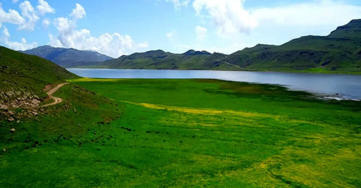 دریاچه نئور