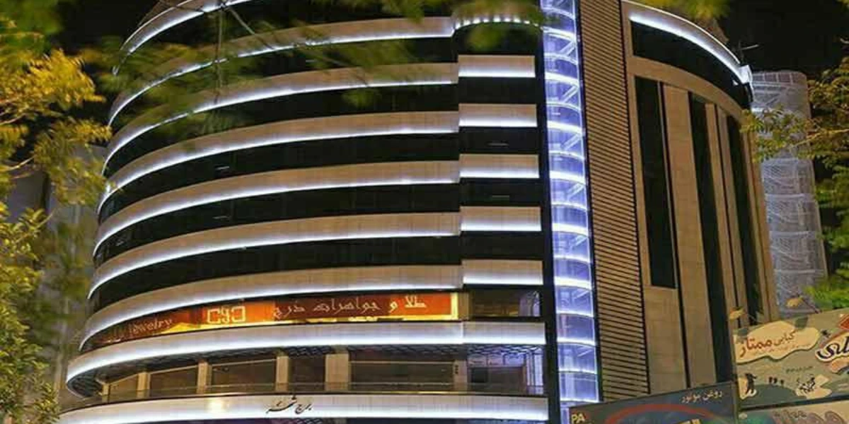 برج شهر تبریز با معماری مارپیچ